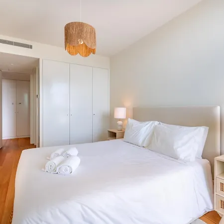 アパート Bayline Gardens, & - Robalo By Bedzy アルマカオ・デ・ペラ