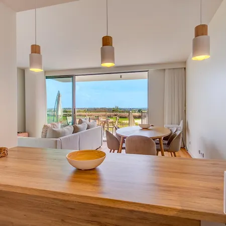 Bayline Gardens, & - Robalo By Bedzy アルマカオ・デ・ペラ